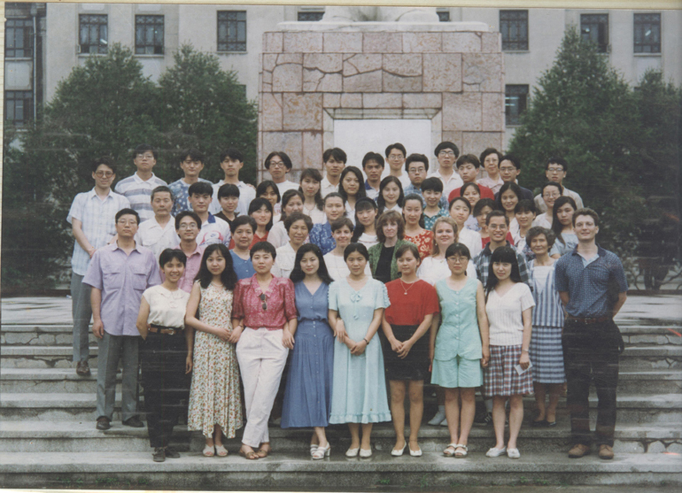 1995届（91级）毕业生合影.jpg